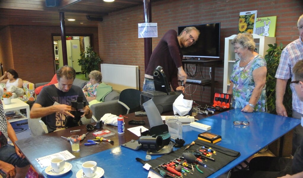 Het Repair Café wordt georganiseerd door Transition Town de Bilt in samenwerking met welzijnsorganisatie WVT.