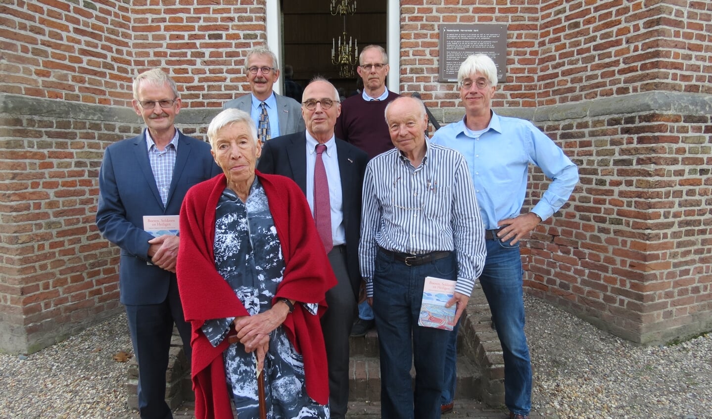 V.l.n.r. Henk van den Broek, Hella van Schaik, Anne Doedens, Jaap Schuttevaer, Nic Adema, Wim Baas en Wim van Schaik jr.