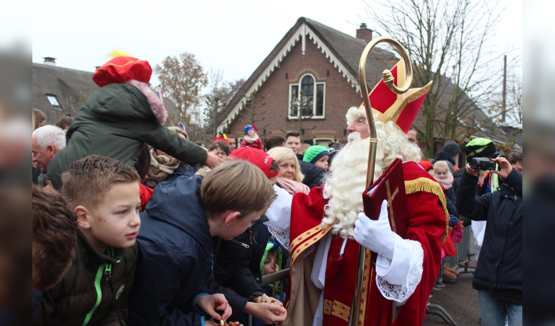 Sint is op de Kerkdijk gearriveerd.