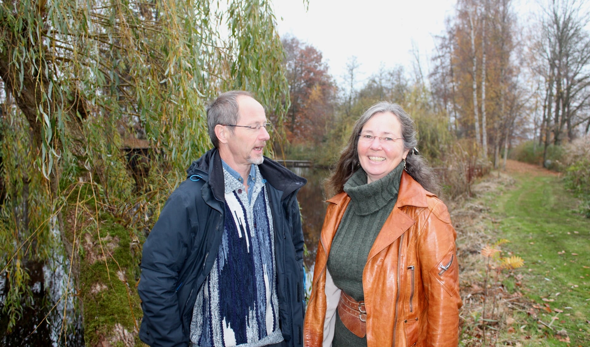 Gitarist Filip en patissier Helena Leenman verzorgen een duo-presentatie. [foto Henk van de Bunt]