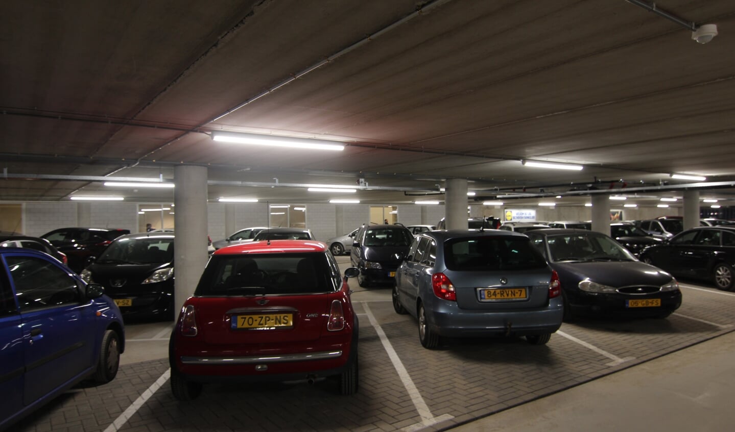 Het nieuwe gedeelte van de parkeergarage onder de Kwinkelier wordt goed gebruikt.