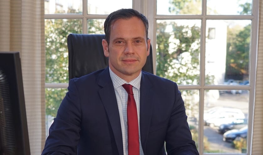 Burgemeester Sjoerd Potters zoekt verbondenheid in dagen naar Kerstmis toe. (foto Jan de Groot)