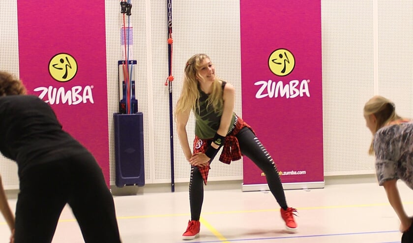 Marjolein Hendrickse geeft Zumba-lessen voor het goede doel. (foto Betty van Wijhe)