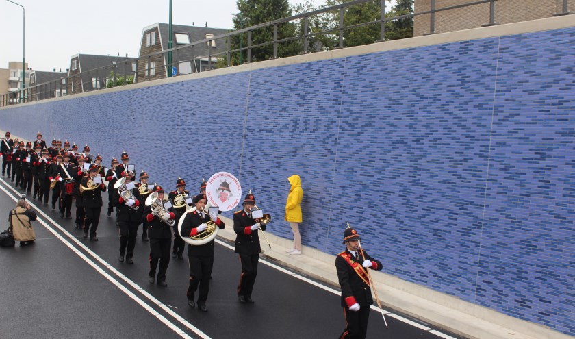 De brandweerharmonie klonk afgelopen jaar bij de opening van de tunnel.