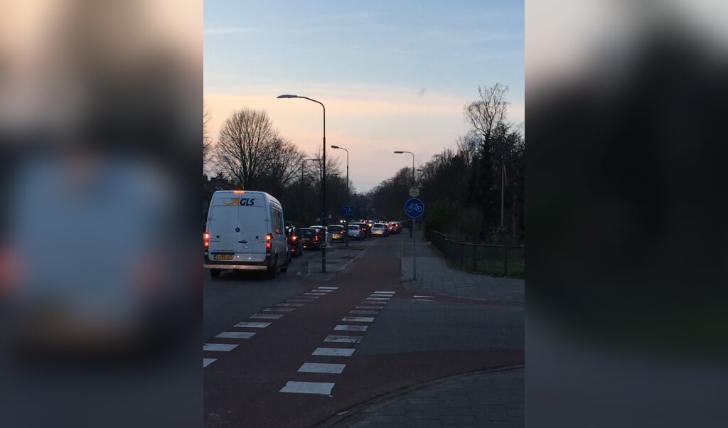 De Groenekanseweg wordt het maximum aantal verkeersbewegingen tijdens de avondspits ruim overschreden.