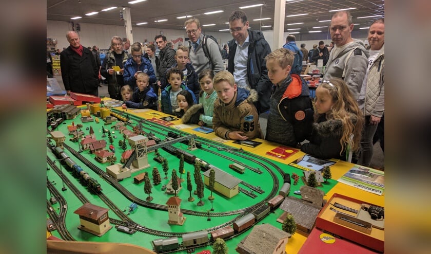 Jong en oud in de ban van Trix Express.