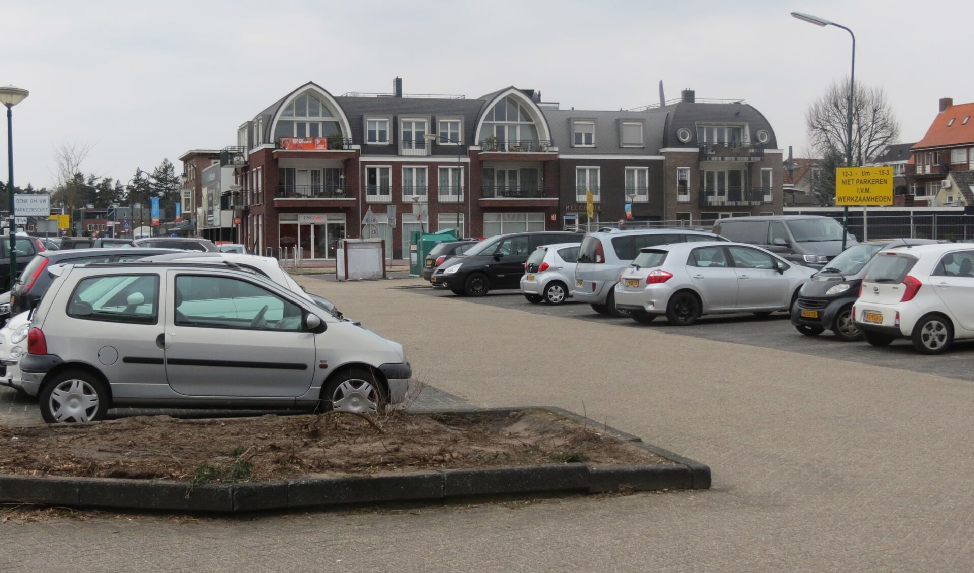 Het Vinkenplein is nu nog als parkeerplaats in gebruik.