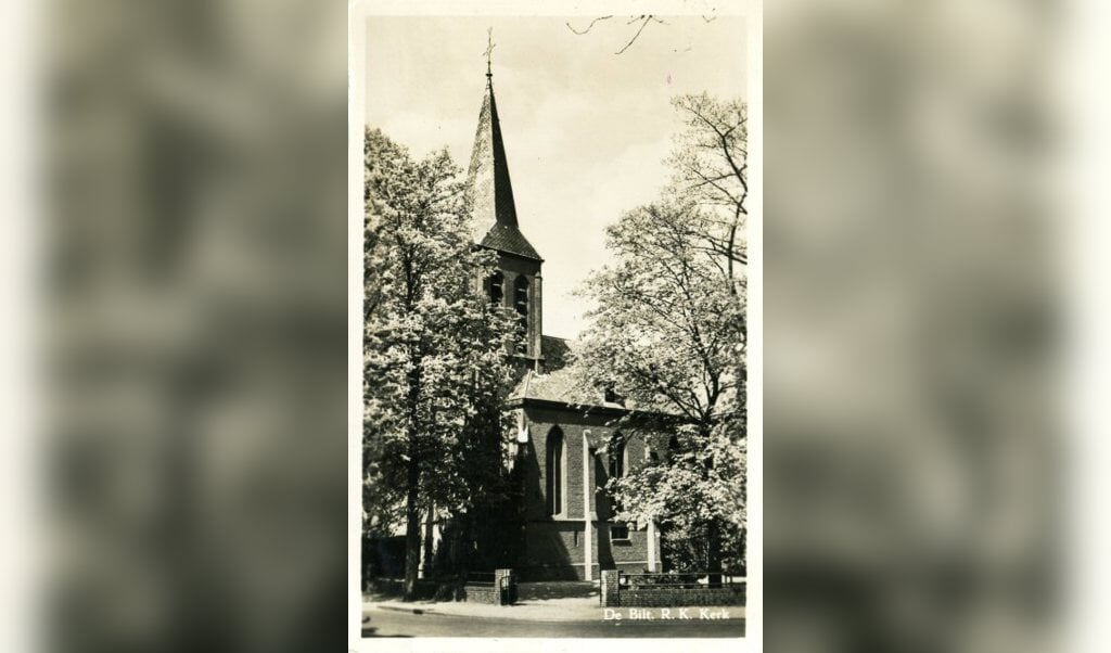 De RK-kerk aan de Kerklaan 29 in 1953.