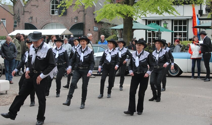 Gedurende de gehele middag was er een terugkerend optreden, verzorgd door de ‘Blackhorse Linedancers’ uit Hilversum.