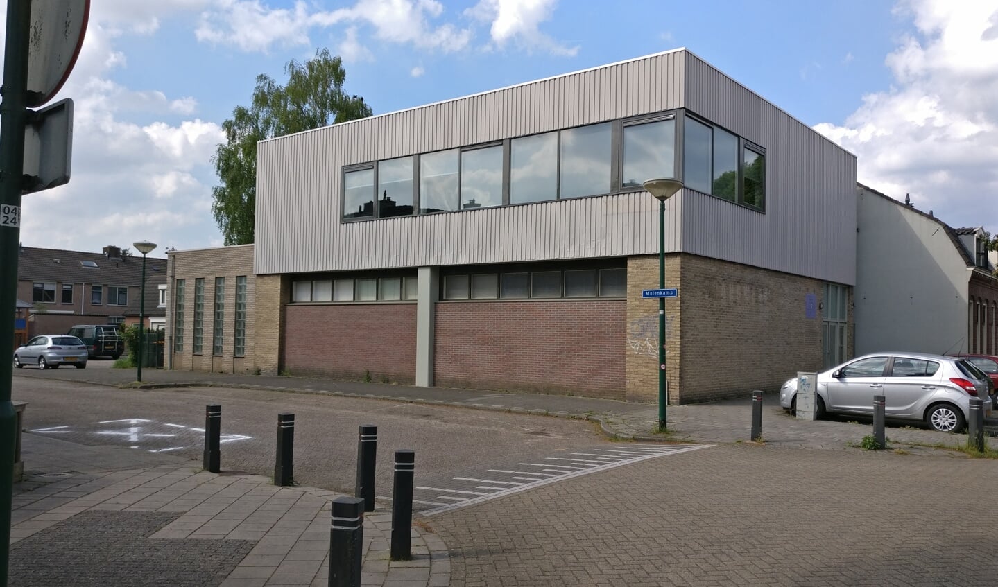 De Nieuwstraatgemeente VEG De Bilt op de hoek van de Molenkamp en de Nieuwstraat in De Bilt.