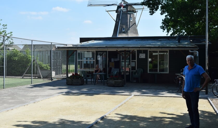 ???????De nieuwe jeu de boules-banen liggen er al netjes bij.