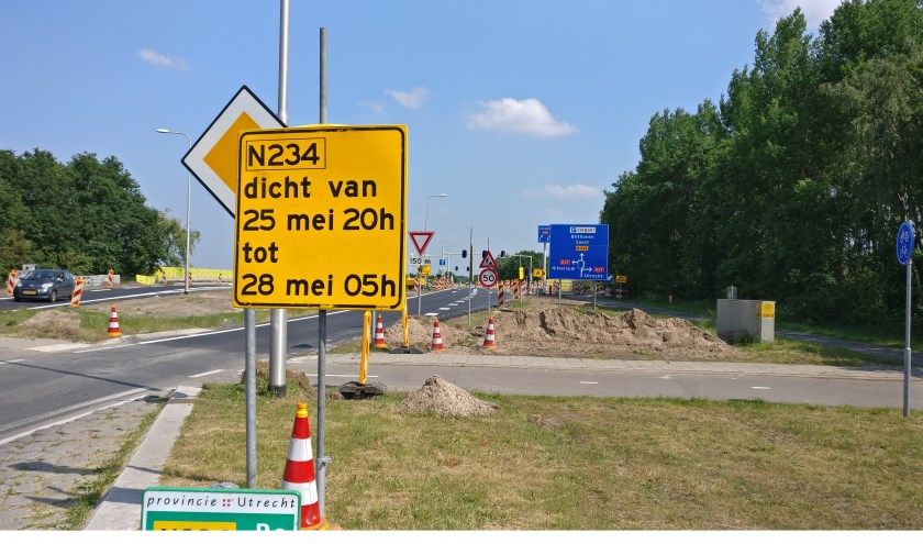 Naast de aansluiting Bilthoven (af- en oprit) is ook de N234 (Provinciale weg N234 van Soest naar Groenekan) van vrijdag 25 mei vanaf 20.00 uur tot maandag 28 mei 05.00 uur dicht.