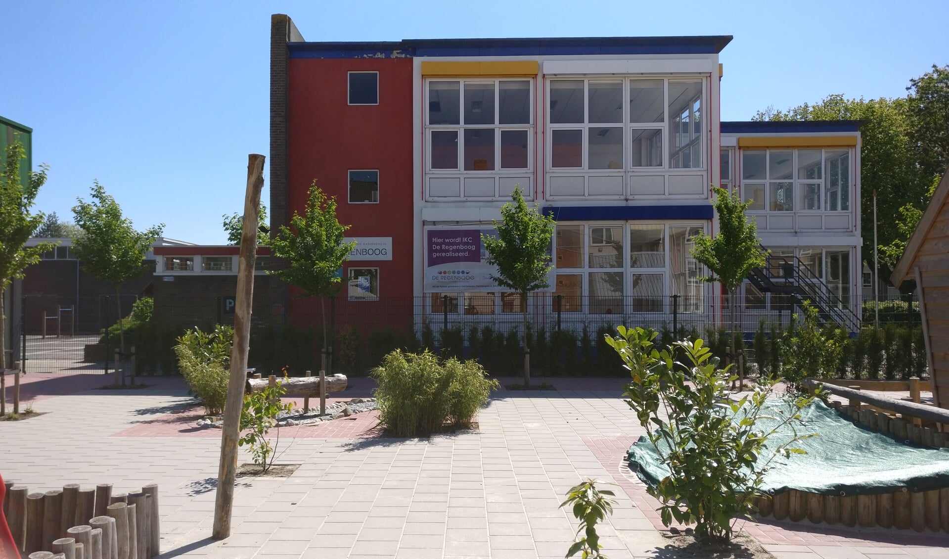  De huidige basisschool De Regenboog maakt plaats voor IKC De Regenboog. Het is maar de vraag of de realisatiedatum - 'zomer 2019' -  bewaarheid kan worden.