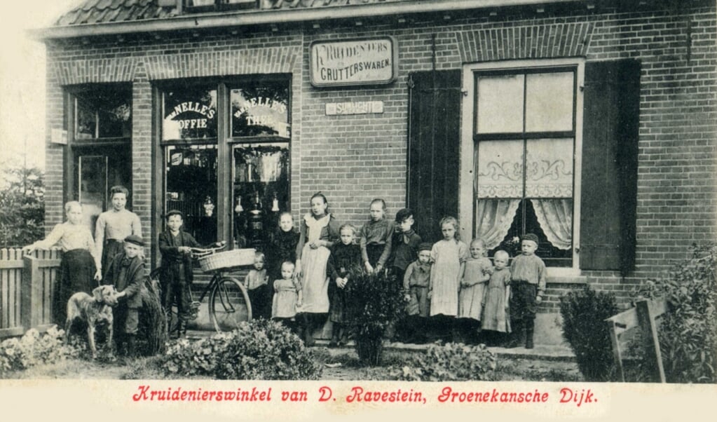 Kruidenierswinkel van Ravestein te Groenekan.