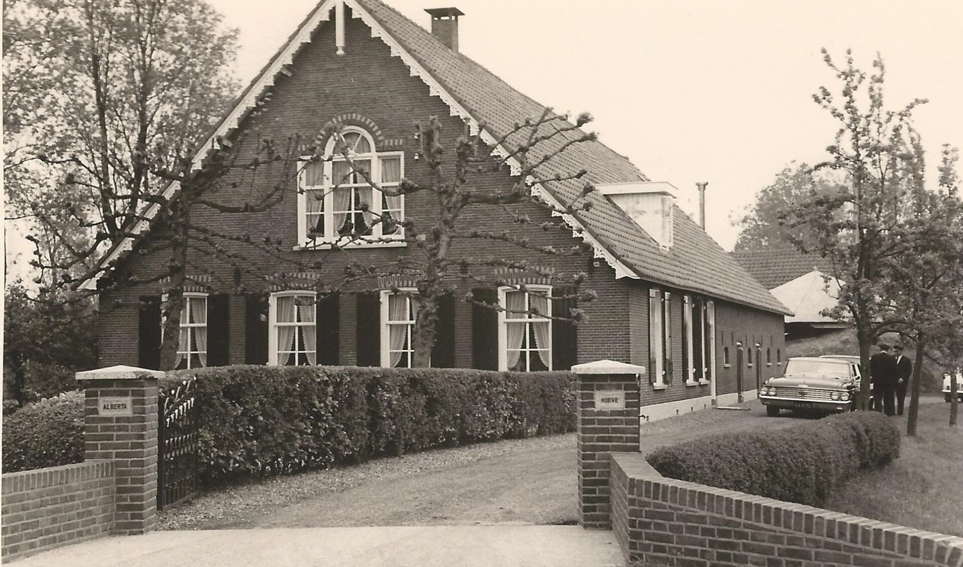 De langhuisboerderij Alberta Hoeve werd gebouwd in 1905 door Teunis Lam 