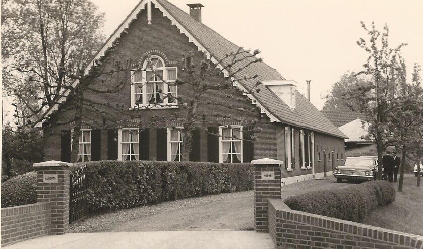 De langhuisboerderij Alberta Hoeve werd gebouwd in 1905 door Teunis Lam
