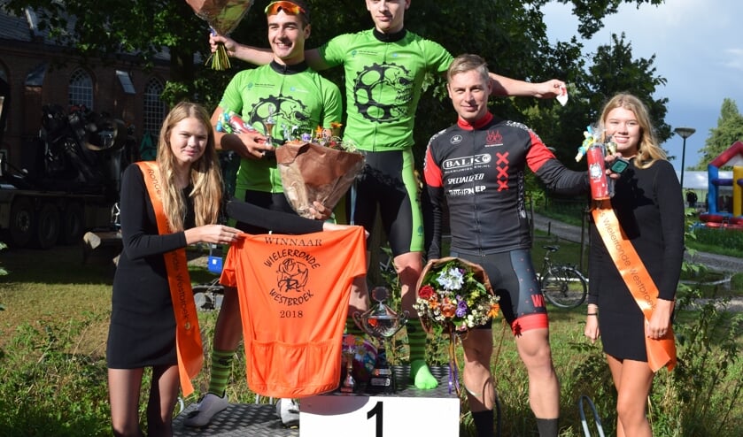 Prijsuitreiking heren: v.l.n.r. Casper van de Woude, Tom van Lint en Frank Nederveen.