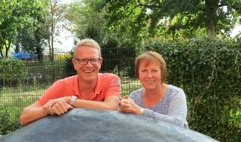 Bob van der Kuijl en Anja Donker van de reüniecommissie. Johanneke Eijkman was bij het gesprek niet aanwezig.