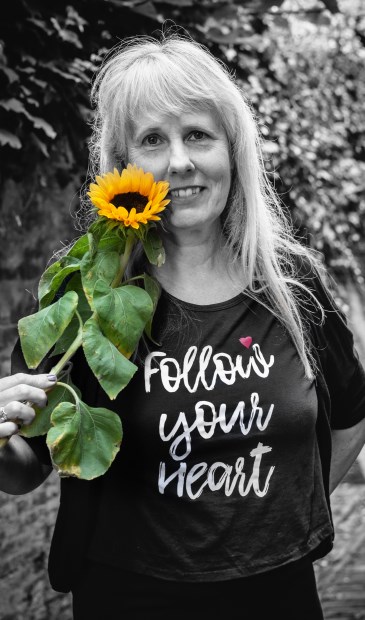 Bilthovense Janny Smits (bekend van World Peace Is Possible en Stop Pesten NU) ging ook op de foto voor de Boom van Tolerantie. Van haar zijn ruim dertig foto's geschoten, waarvan de mooiste is uitgekozen voor het bijzondere initiatief.
