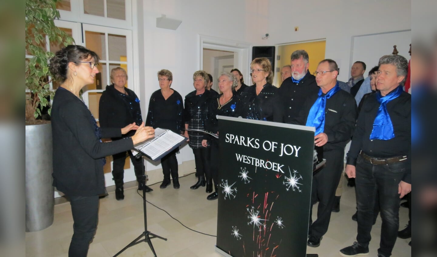 Gospelkoor Sparks of Joy uit Westbroek verwelkomde de bezoekers bij binnenkomst.