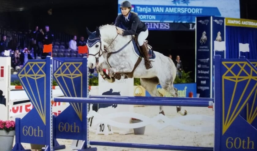 Tanja van Amersfoort is goed onderweg met de 7-jarige schimmel Horton.