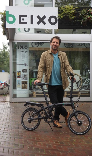 Eigenaar Ad Tummers voor de hoofdvestiging van Beixo in De Bilt.