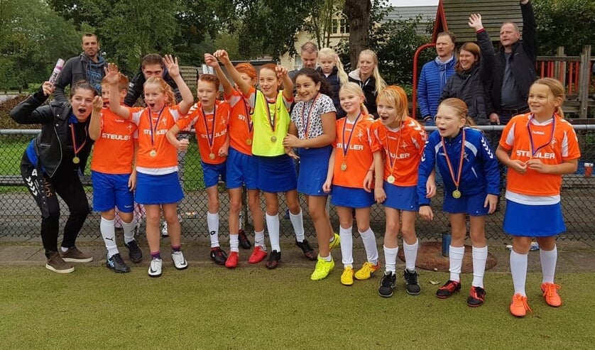 DOS D2 kampioen