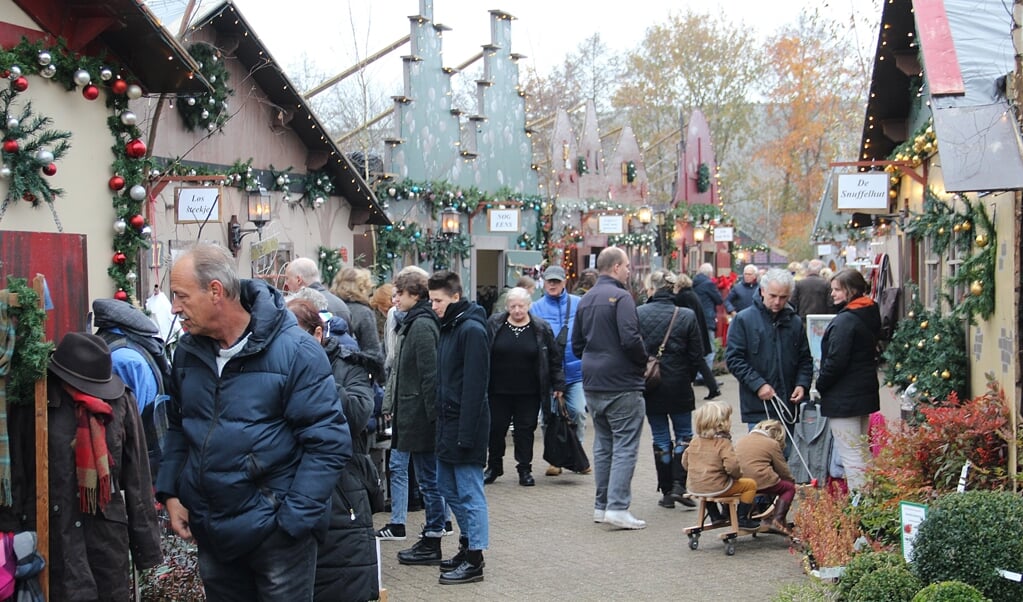 Het kerstdorp bij Vaarderhoogt trekt jaarlijks veel bezoekers.