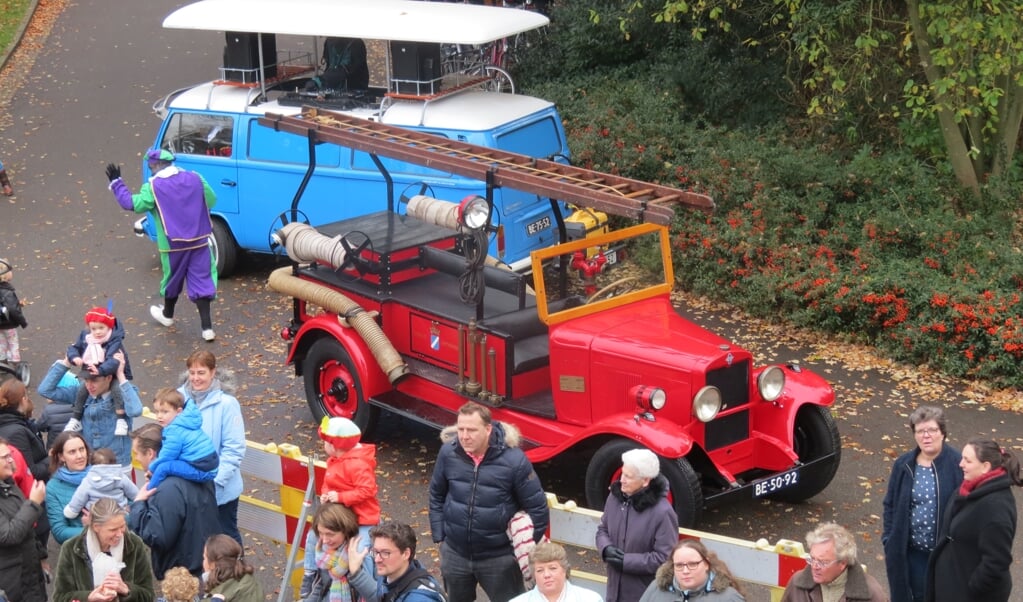 De oude brandweerauto waarmee Sinterklaas naar Jagtlust kwam.