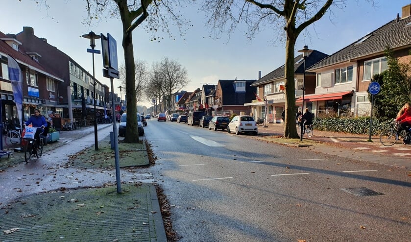 Als de speculaasstaven uit de over komen, ruikt het heerlijk in de winkel.