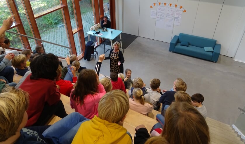 Sportwethouder Madeleine Bakker ging uitgebreid in op respect in sport.