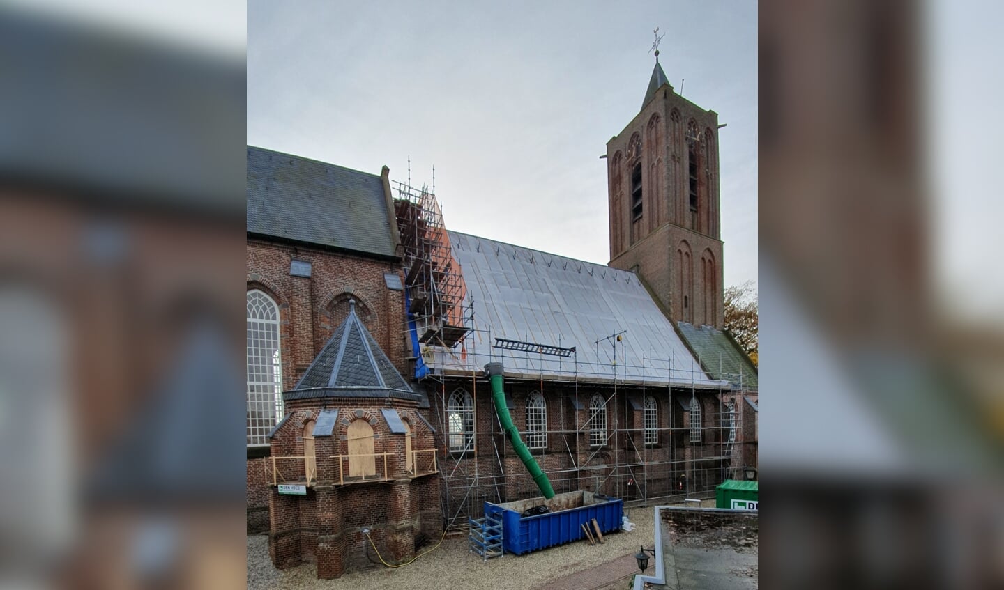De restauratie van het dak is eind september begonnen en wordt naar verwachting in februari afgerond.