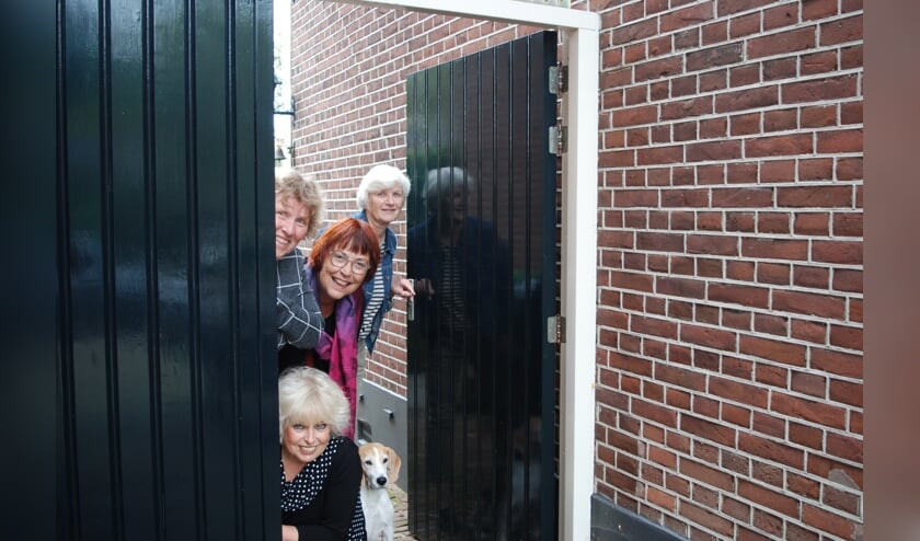 ’Het is een soort Burendag, maar dan op cultureel gebied’, aldus v.l.n.r. Ankie de Niet, Rosine Weenink en Marieke de Kruijf en (onderaan) Anneke Iseger.
