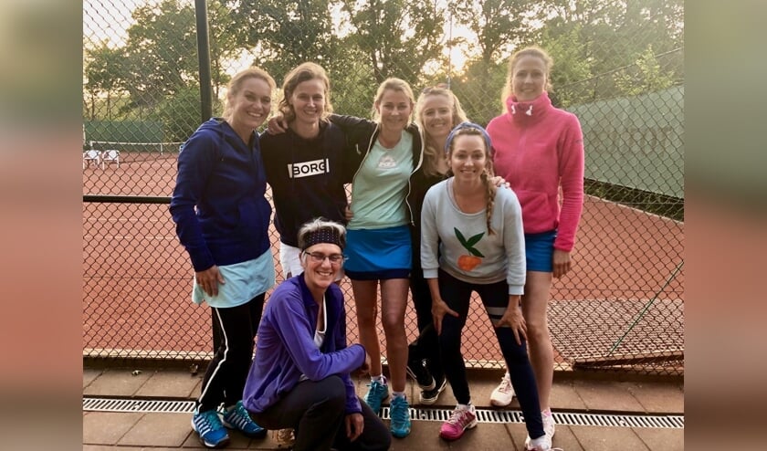 De dames van TC Voordaan sleepten het kampioenschap binnen.