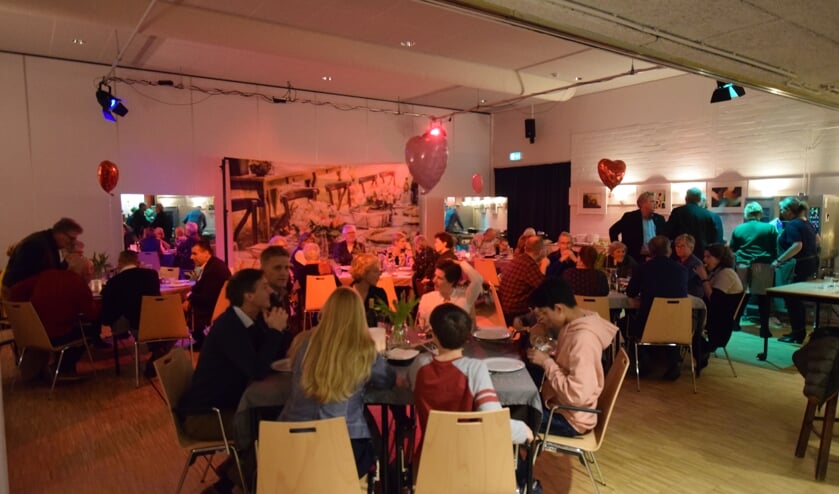 De eerste officiële keukentafel was een groot succes.