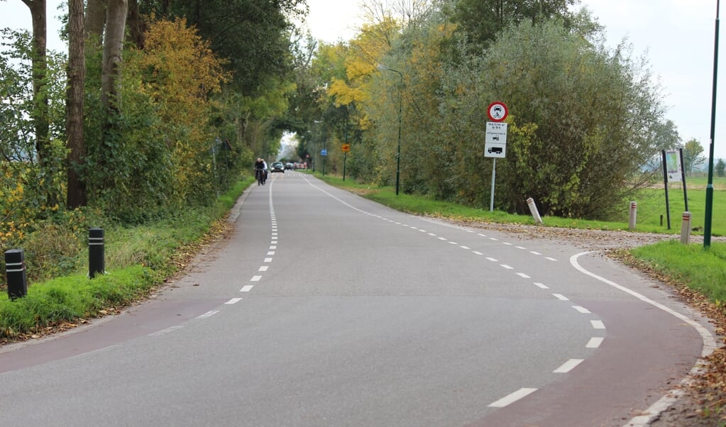 Op de Korssesteeg in Westbroek wordt het verkeer gemonitord via kentekenregistratie. [foto Henk van de Bunt]