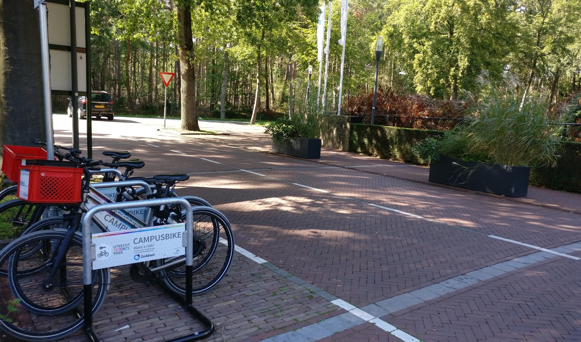 Naast een uitgiftepunt op de locatie Sweco zijn er ook uitgiftepunten bij het Science Park Bilthoven en het Berg en Bosch-terrein (foto). [foto Henk van de Bunt]