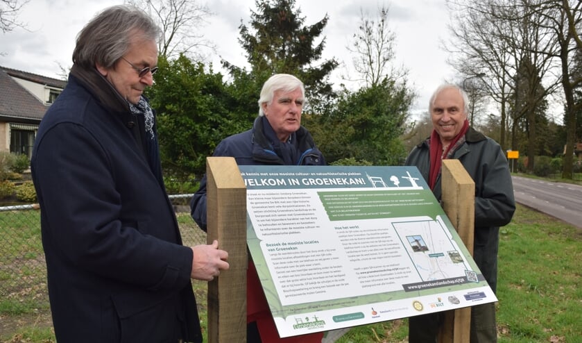 v.l.n.r. Frans de Graaf (Groenekans Landschap), Marius van den Bosch (Dorpsraad) en Jaap Vermeulen (Stichting Behoud Prinsenlaantje).