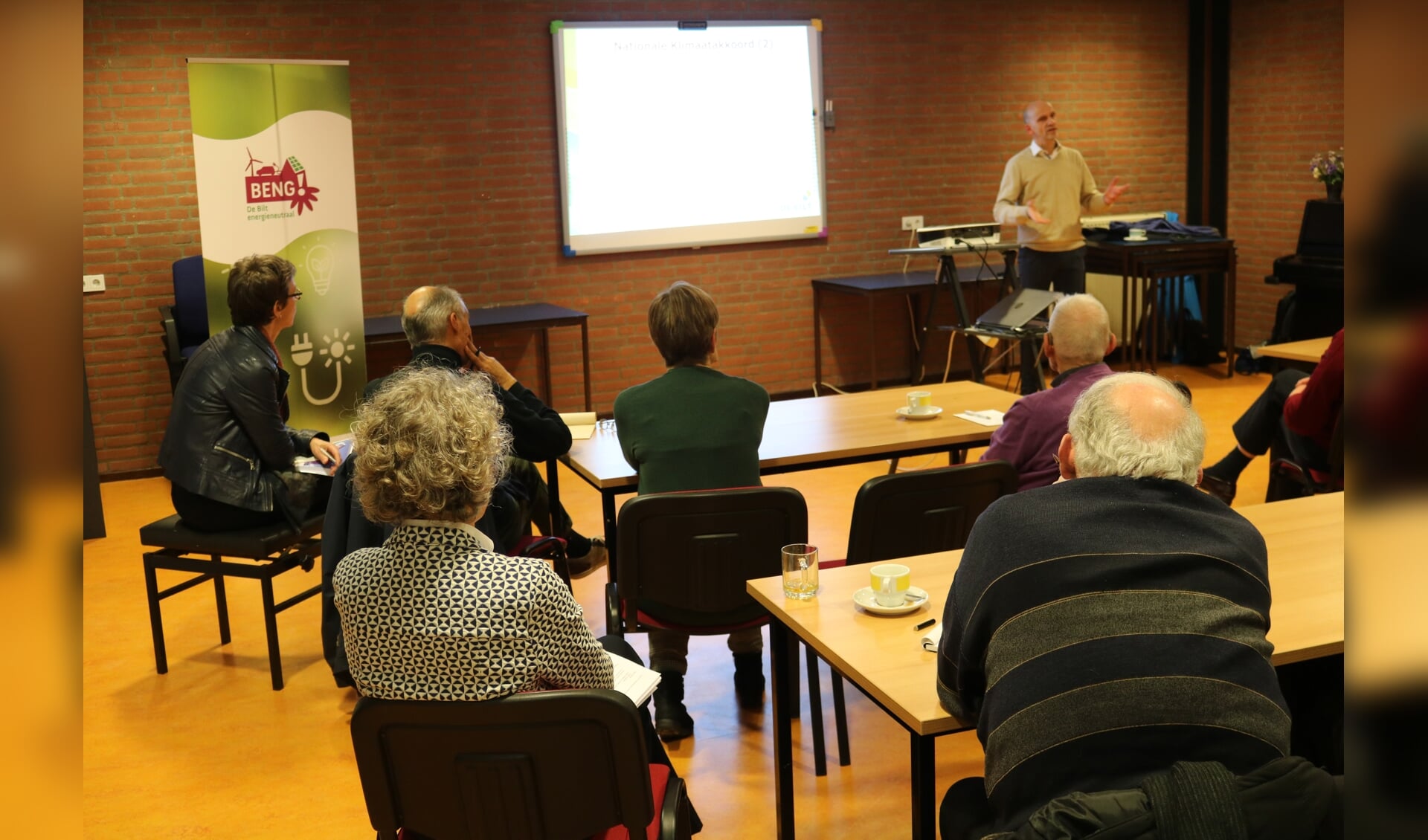 Deelnemers luisteren geboeid naar Bauke Heikamp, strategisch adviseur van gemeente De Bilt.