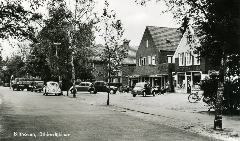 Het kleine dorp aan de Bilderdijklaan in 1959. (foto Hist. Kring ‘dOudeSchool).