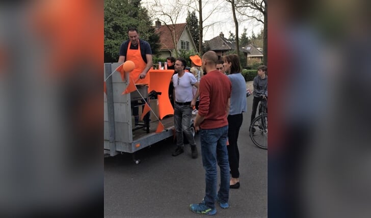 Hollandsche Rading kleurt oranje