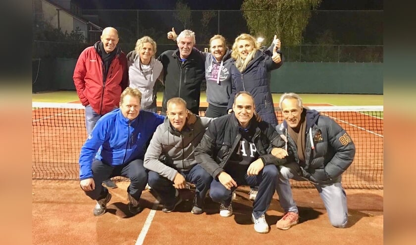 Het vrijdag gemengd dubbelteam 35+ won vrijdag met 4-0 van Baarn 3 en eindigden met maar liefst 5 punten voorsprong op de nummer 2 Tautenberg als overweldigende kampioen