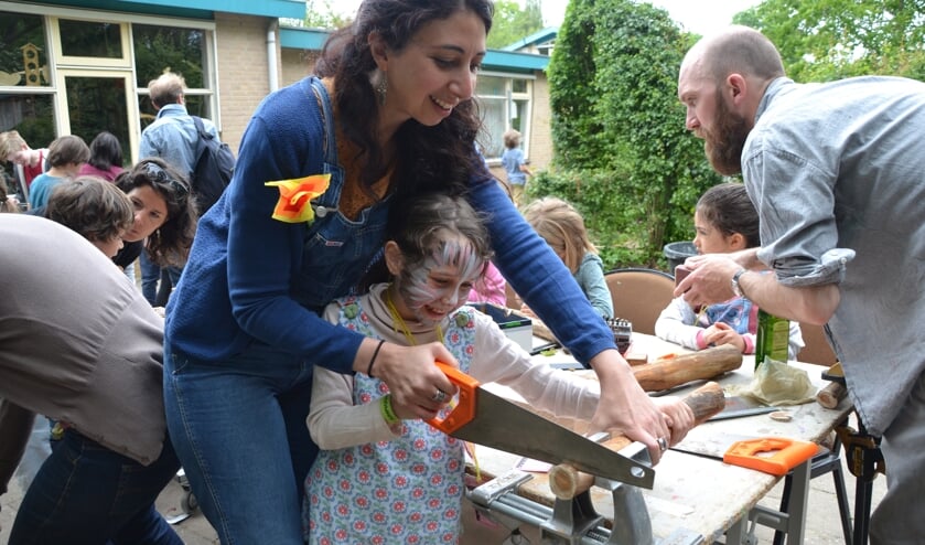 Festivalgangers in De Bilt maken zich hard voor een groenere wereld. (foto Jan Schepers)