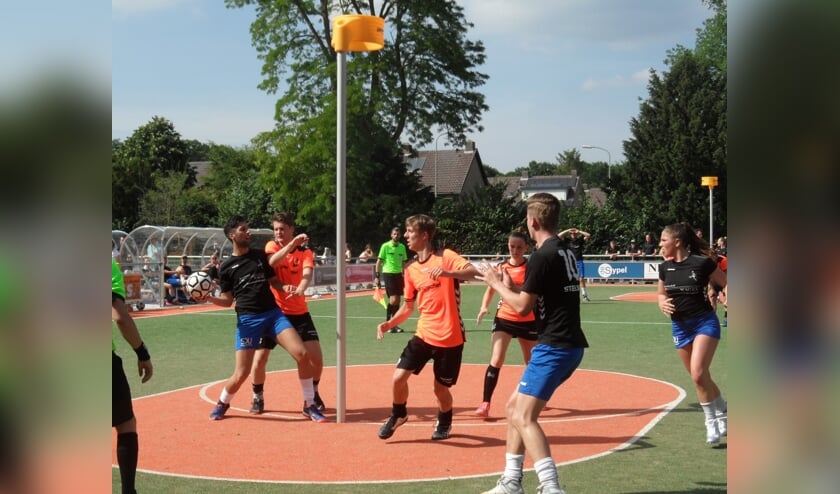 De benodigde overwinning, om nog titelaspiraties te mogen hebben, bleef voor DOS uit.