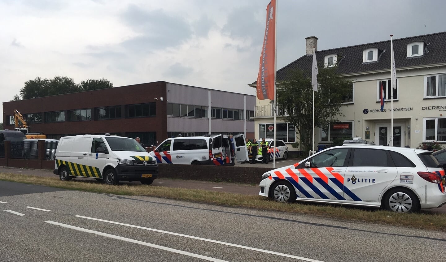 Met name het verzamelpand links naast de dierenarts aan de Tolakkerweg kostte veel tijd.  (foto gemeente De Bilt)