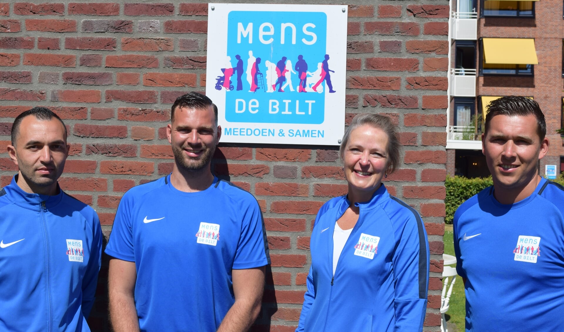 Buurtsportcoaches geven graag advies over de sportmogelijkheden binnen de gemeente De Bilt; v.l.n.r. Mo, Niels, teamleidster Merije en Maikel.
