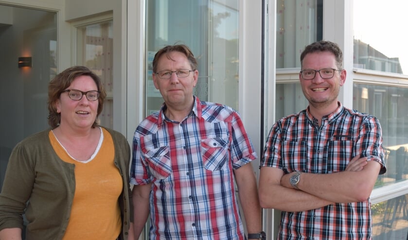 De avond staat onder leiding van Jael Vuyck (l), Arie de Bree (m) en Ruth Nagel (r).