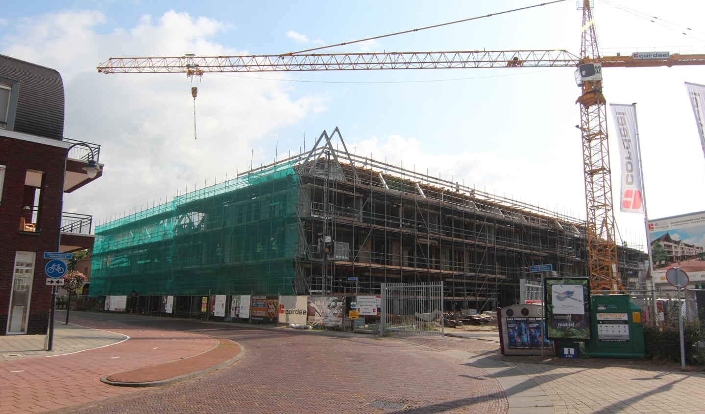De belangrijkste reden voor Hart VOOR Bilthoven (HVB) om een rechtszaak aan te spannen was de hoogte van het nieuwbouwpand aan het Vinkenplein. 