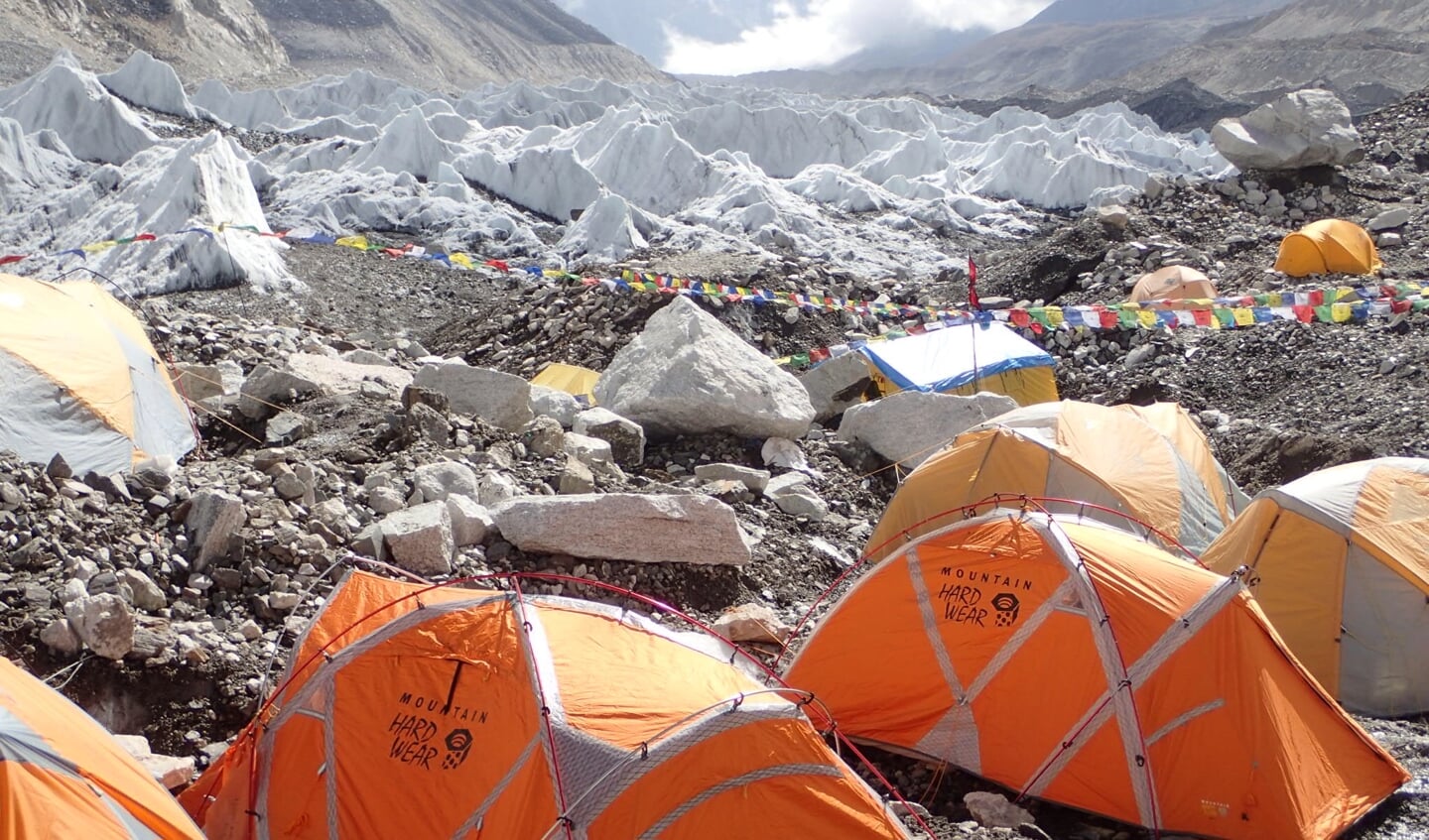 De atleten sliepen in het Base Camp op de Mount Everest bij min 25 graden tijdens de Mount Everest Marathon in 2015