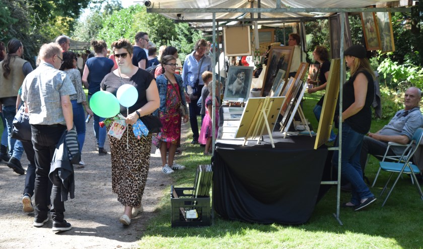 Drukte op de Kunstmarkt